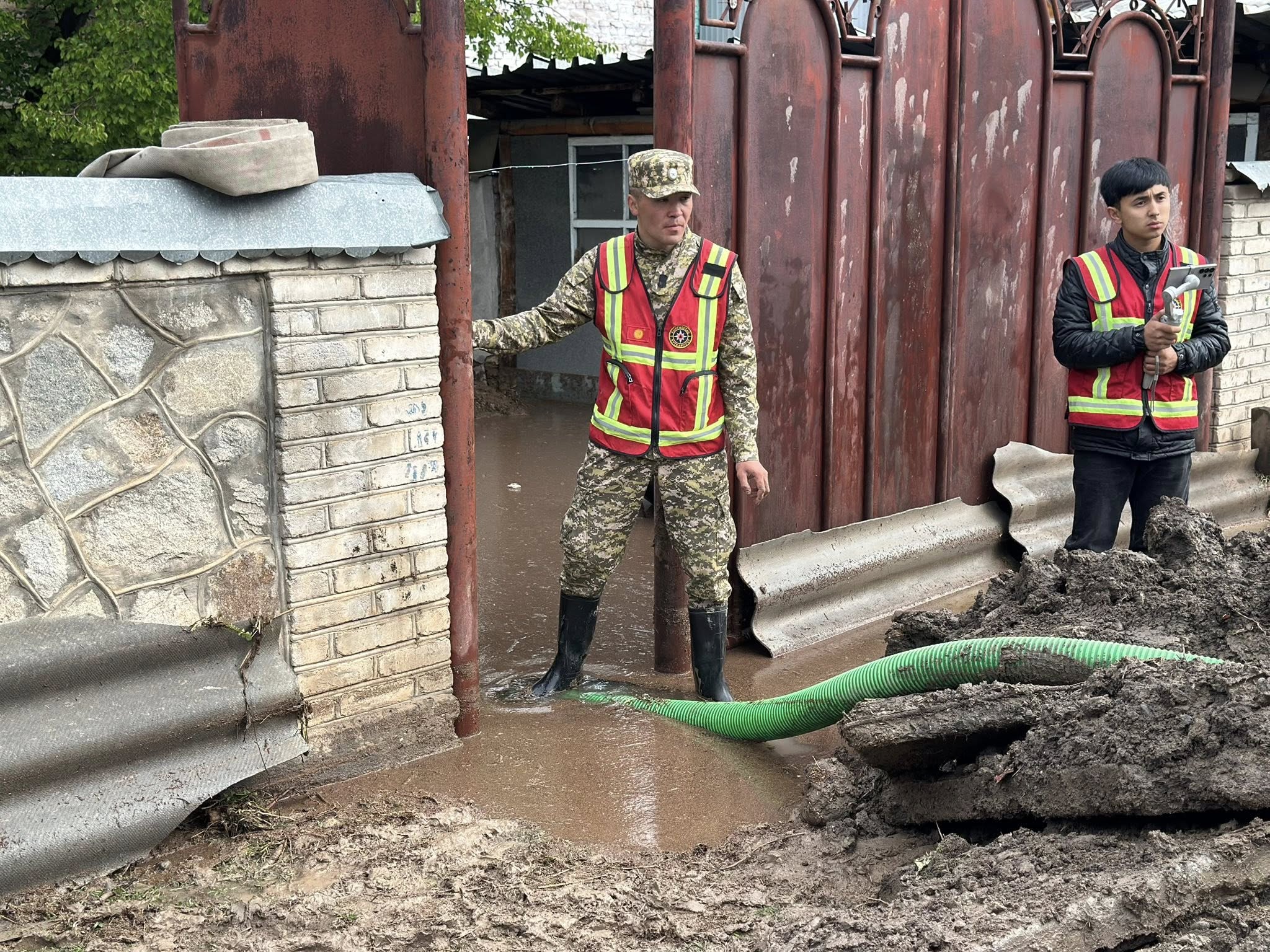 Гүлчө шаарында селдин кесепеттерин жоюу иштери жүрүп жатат